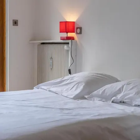 아파트 Studio With Balcony And Swimming Pool Ideally Located In The City Center