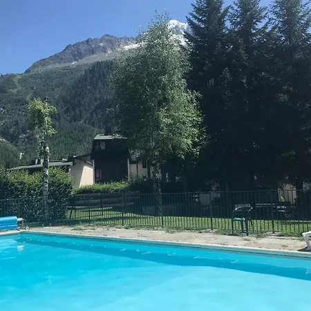 Studio With Balcony And Swimming Pool Ideally Located In The City Center Chamonix