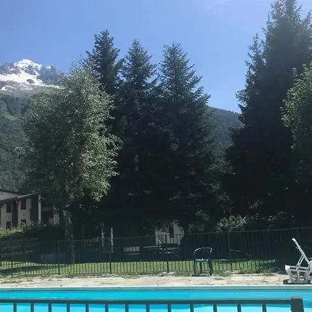 Apartament Studio With Balcony And Swimming Pool Ideally Located In The City Center Chamonix
